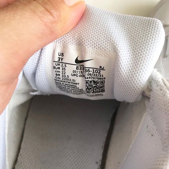 Nike white Court Royale PS sneakers VGUC size 3 youth - Picture 7 of 8